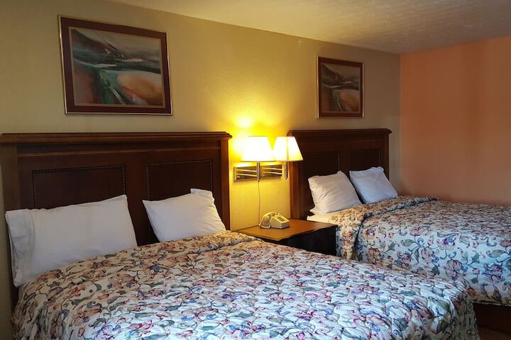 2 Queen Beds (4 of 9)