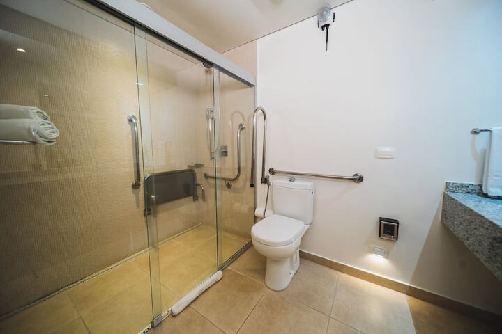 Room 31 of 80