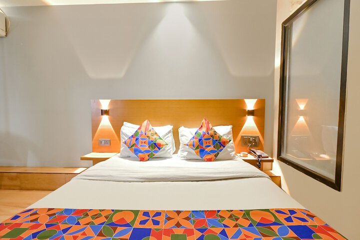 Room 10 of 32