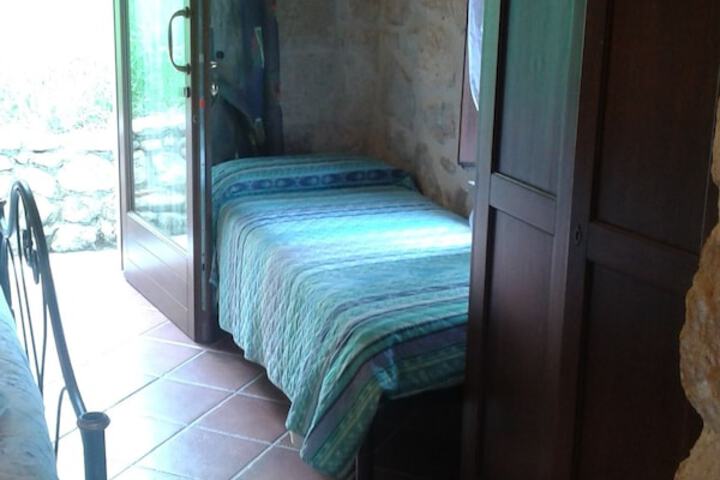 Room 18 of 52