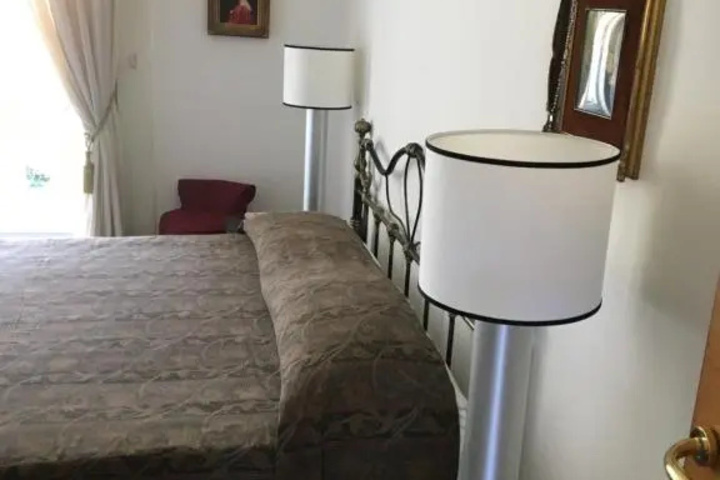 Room 5 of 20