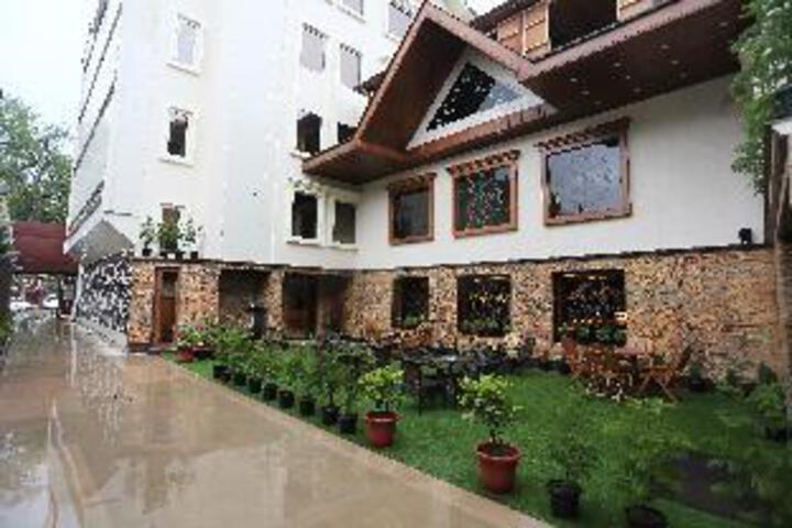 Hotel 3 of 6