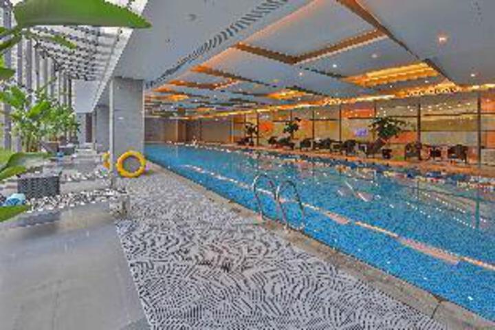 Hotel Pool