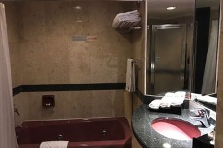 Room 4 of 43