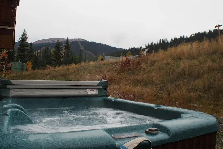 Pool 8 of 17