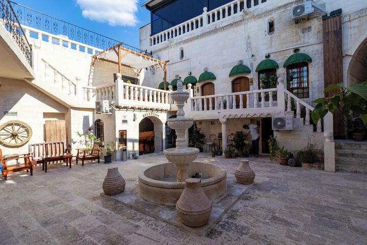 Hotel Exterior 18 of 22