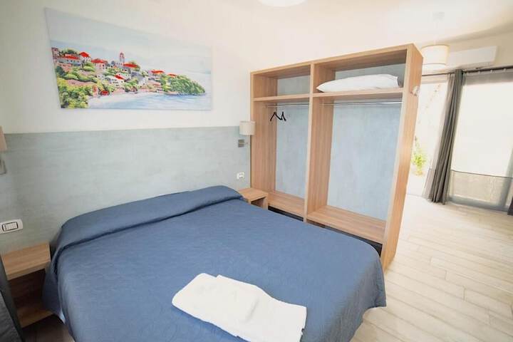 Room 9 of 19