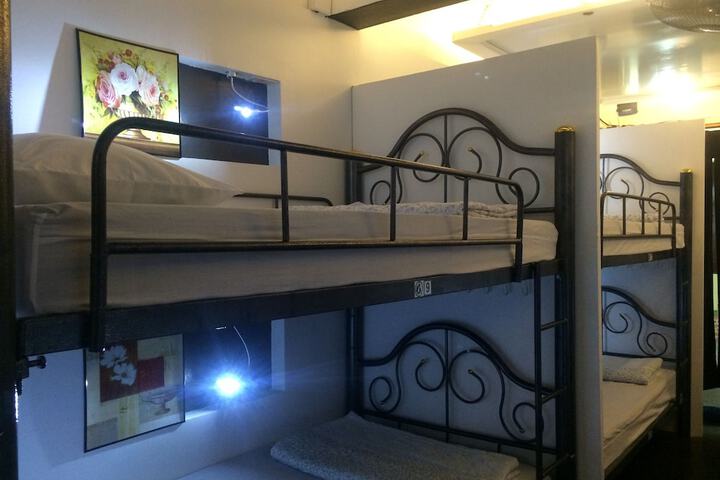 Room 4 of 13