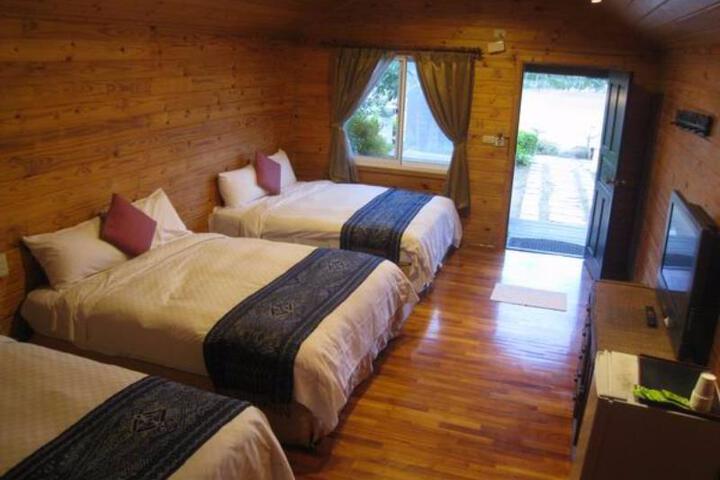 Room 4 of 6