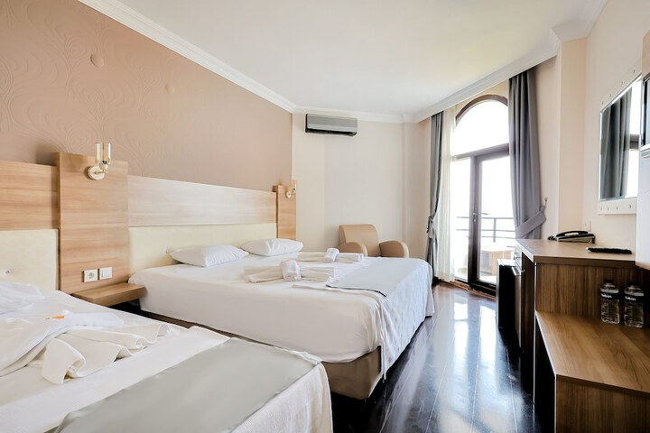 Room 27 of 27