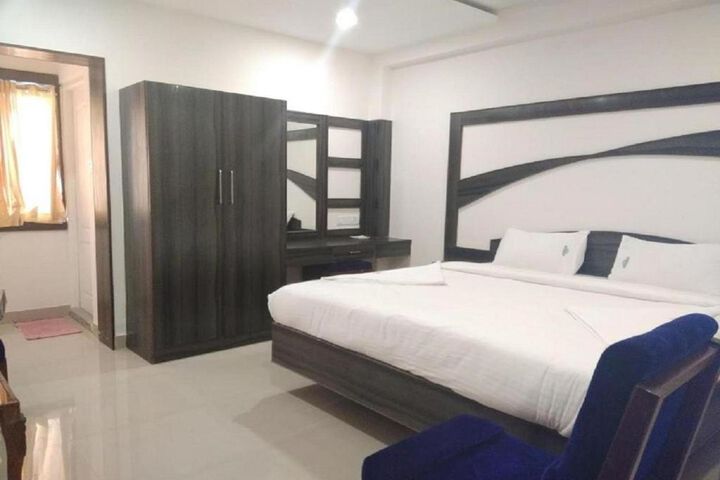 Room 6 of 7