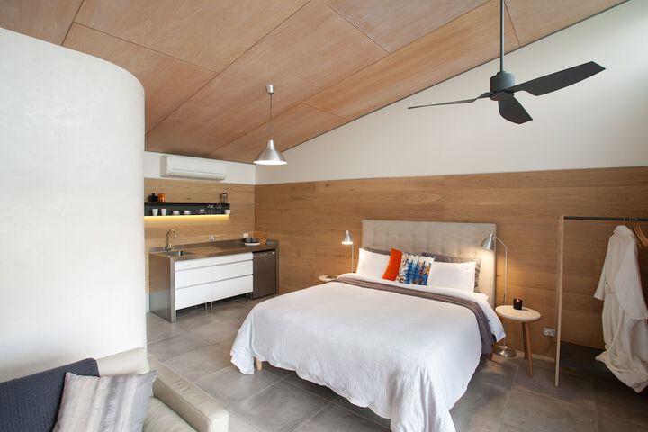 Room 4 of 27