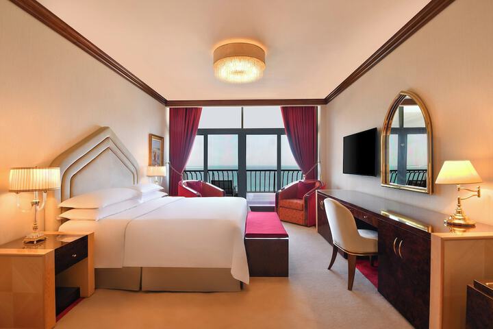 Room 11 of 220