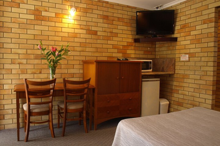 Room 6 of 24