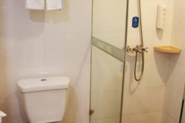 Room 2 of 20