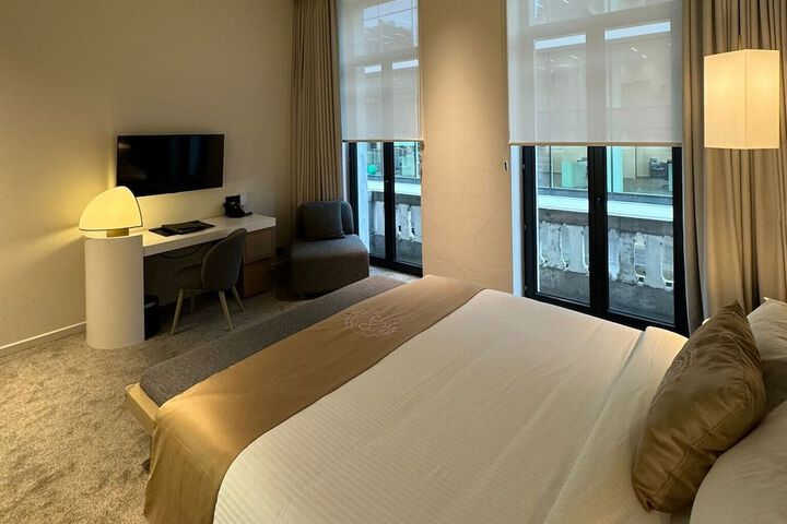 Room 66 of 105