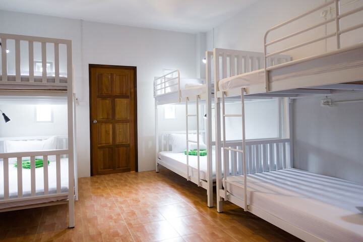 Room 14 of 36