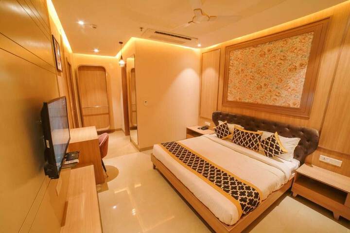 Room 2 of 14