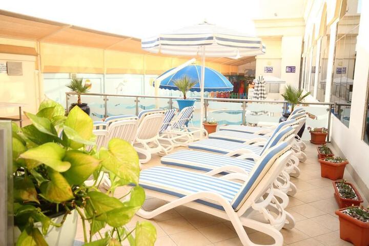 Hotel with Pool