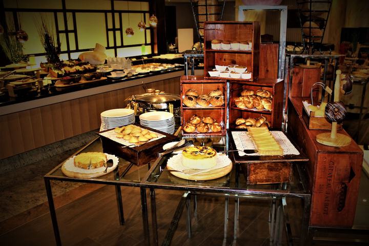 Breakfast/Coffee Service 67 of 82