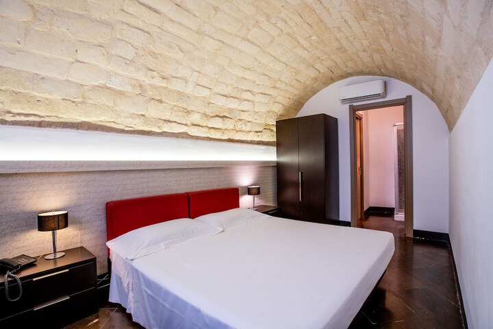 Room 20 of 96