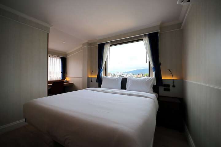 Room 57 of 86