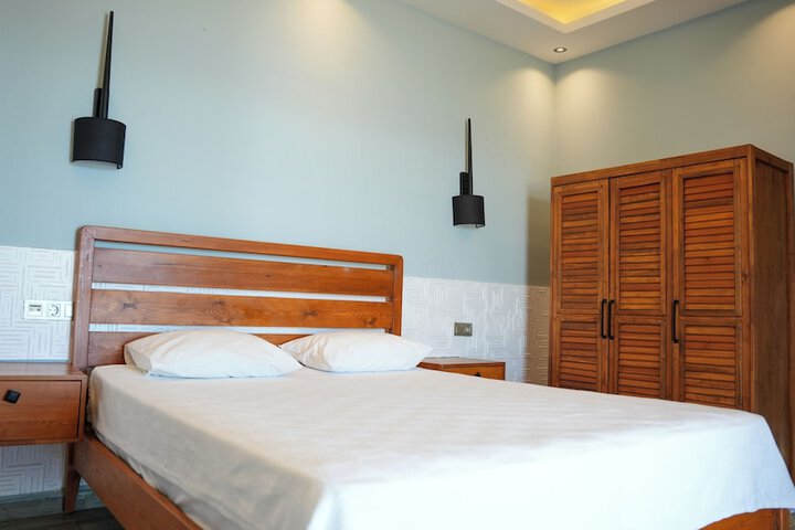 Room 46 of 83