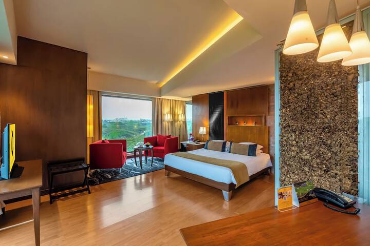 Room 16 of 77