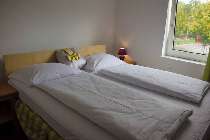 Room 6 of 9