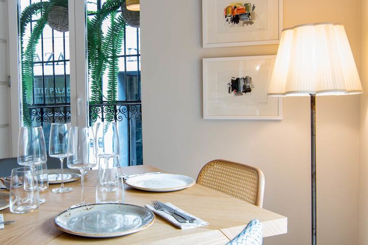 Dining 52 of 77