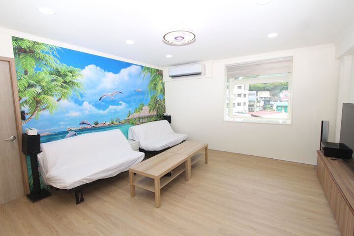 Room 185 of 246