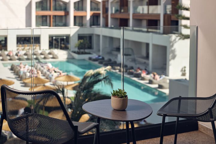 Pool 85 of 183