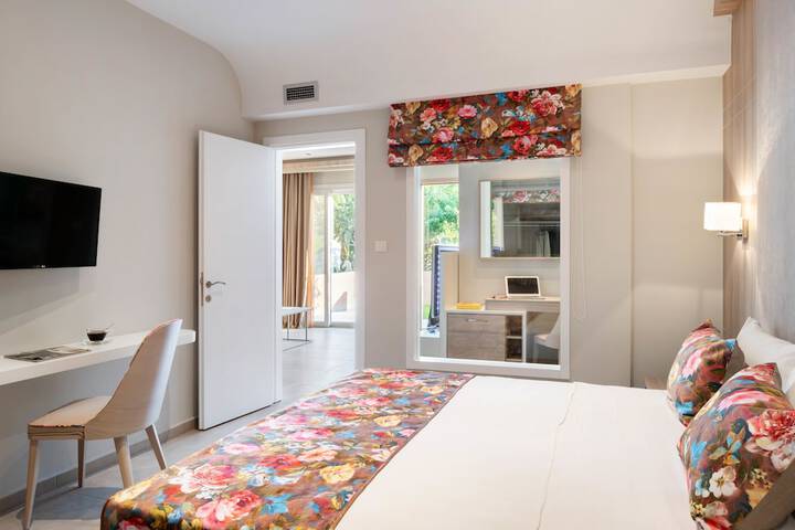 Room 11 of 72