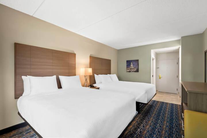 Room 33 of 50
