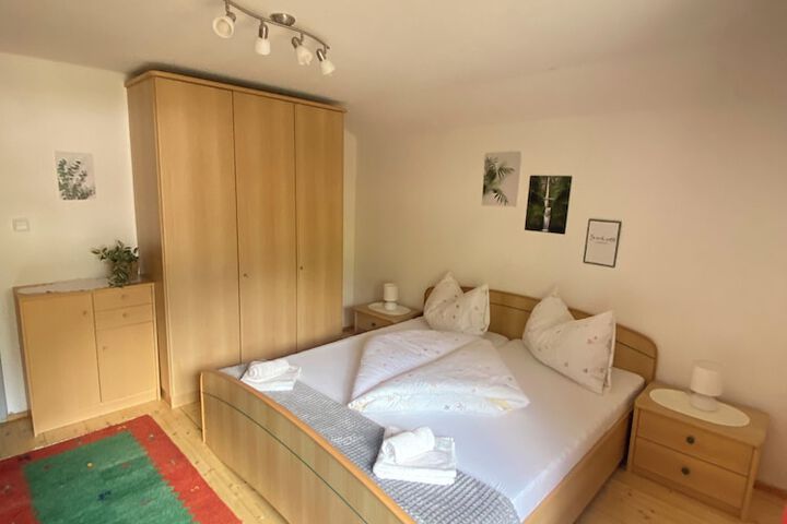 Room 5 of 17