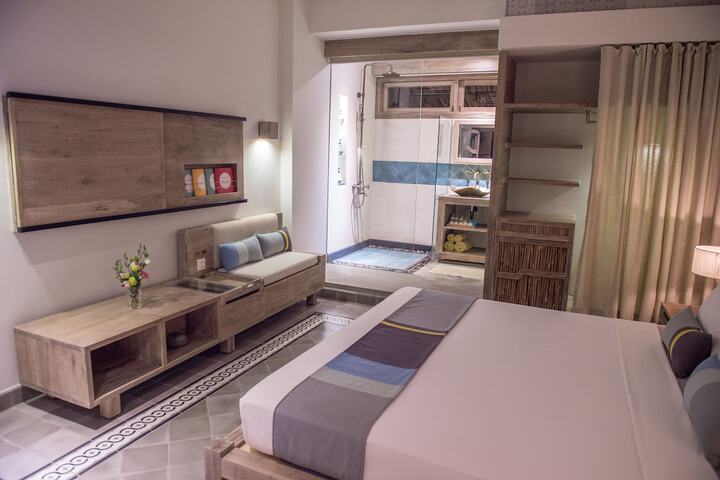 Room 13 of 89