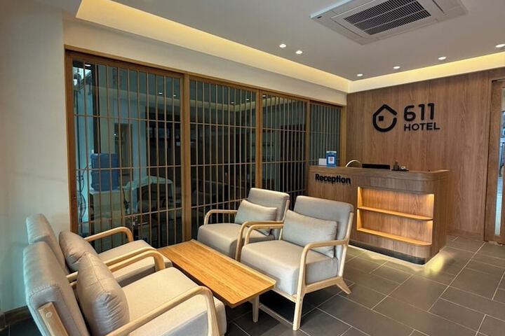 611 Hotel