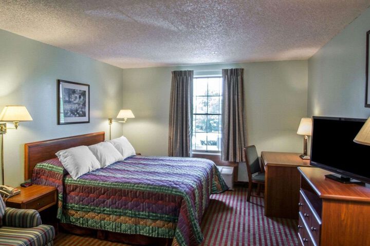 Room 11 of 24