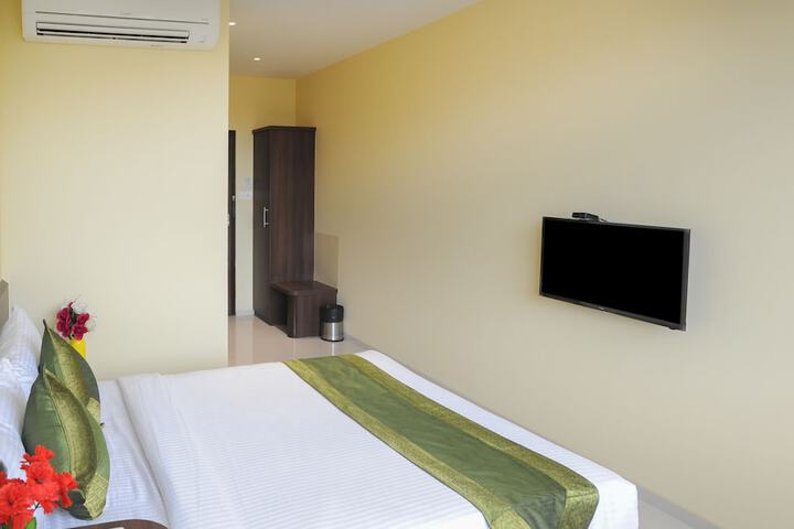 Room 13 of 26
