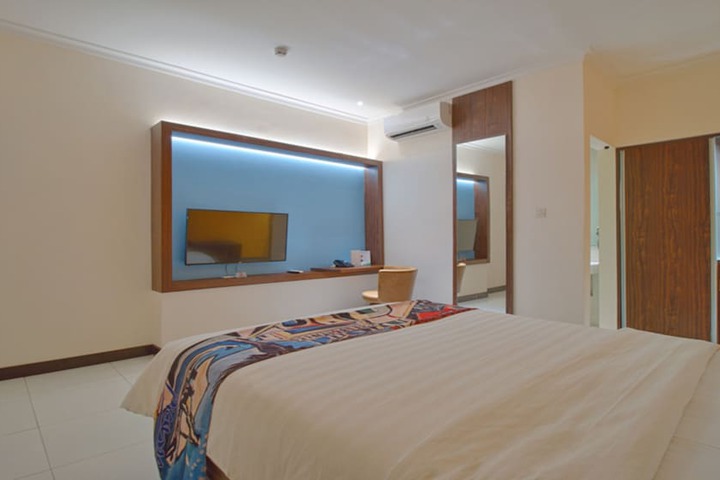 Room 3 of 13