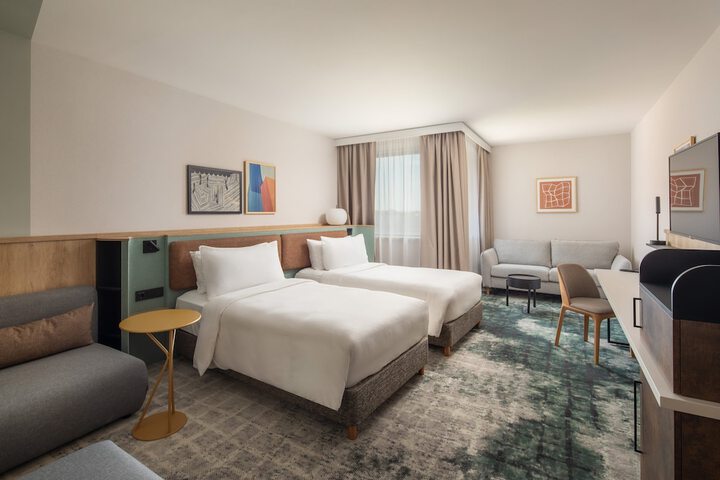 Room 10 of 97
