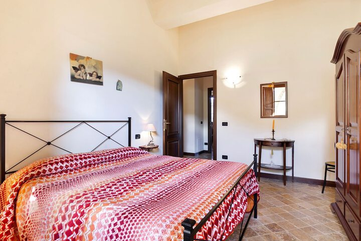 Room 8 of 26