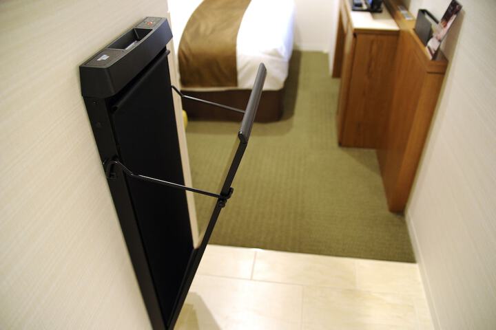 Room 11 of 104