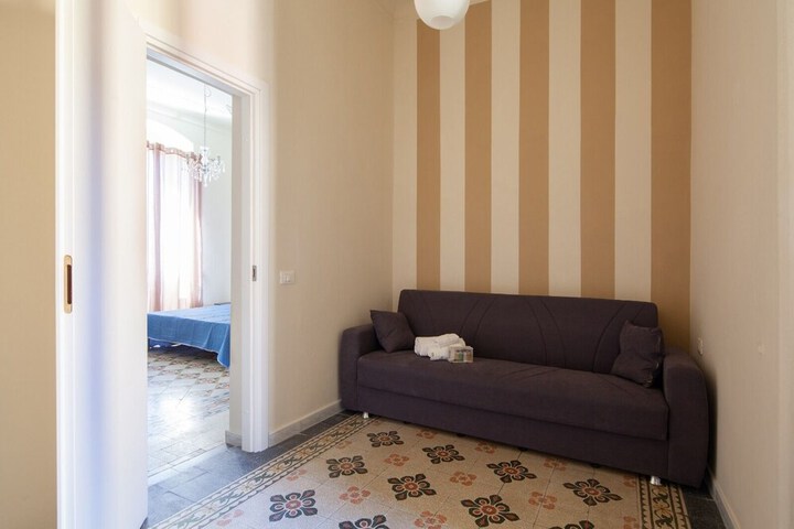 Room 5 of 17