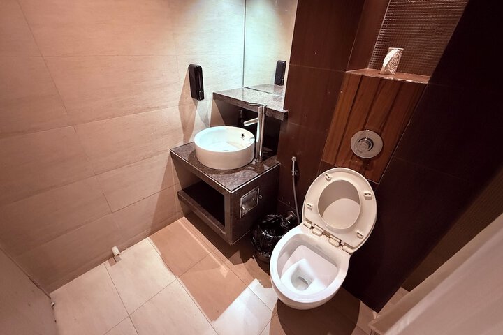 Room 35 of 62