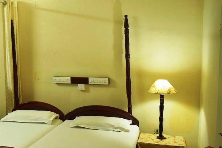 Room 16 of 50