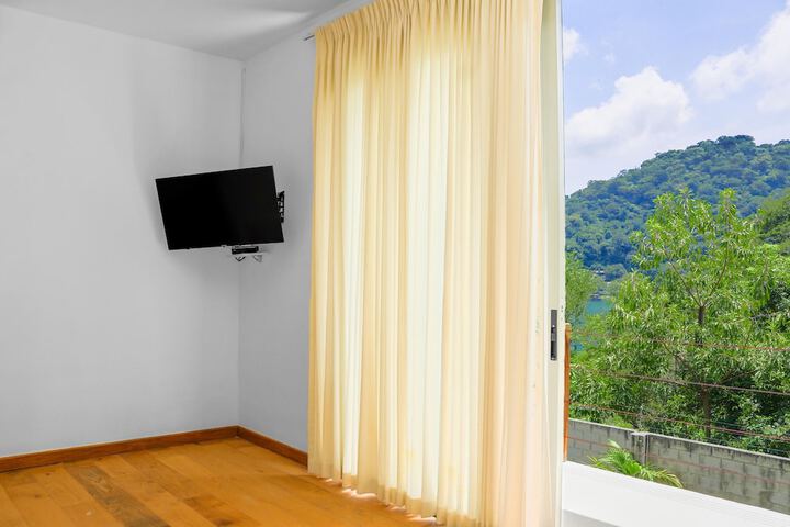 Room 46 of 120
