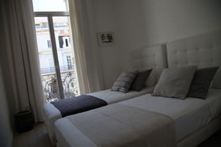 Room 7 of 28