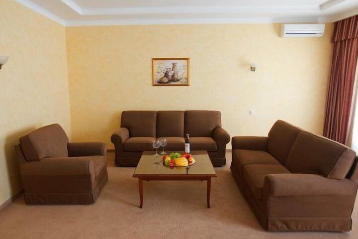 Room 16 of 52
