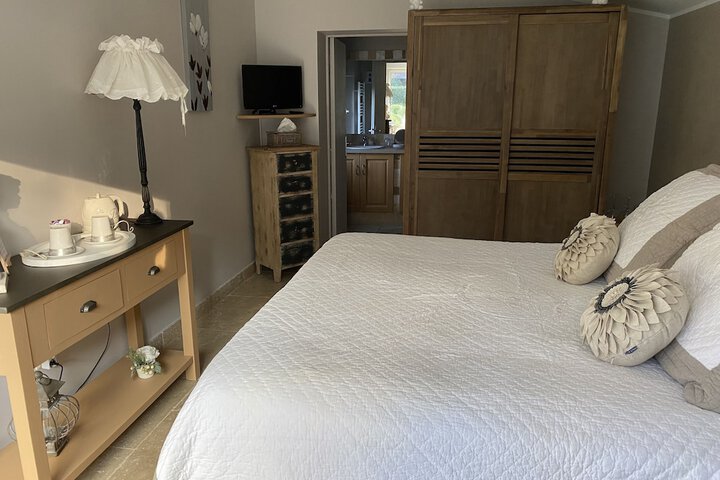Room 5 of 42